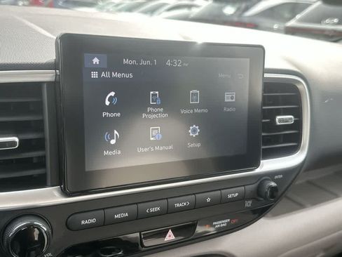 Used 2025 Hyundai Venue SEL FWD image 26