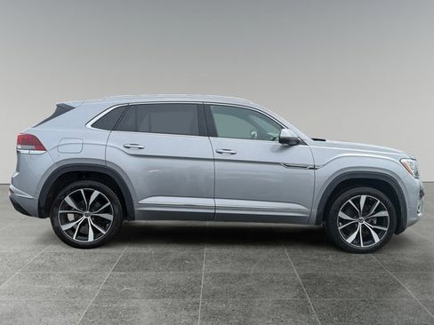 Used 2024 Volkswagen Atlas Cross Sport SEL Premium R-Line AWD/4WD image 6