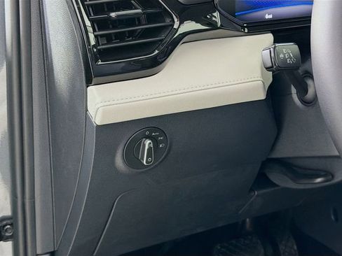 New 2026 Volkswagen Taos S image 10