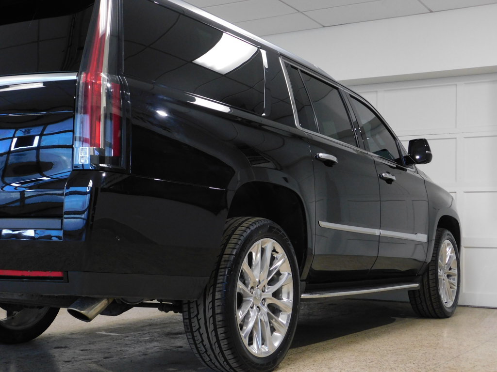 Used 2019 Cadillac Escalade ESV Luxury AWD/4WD image 93