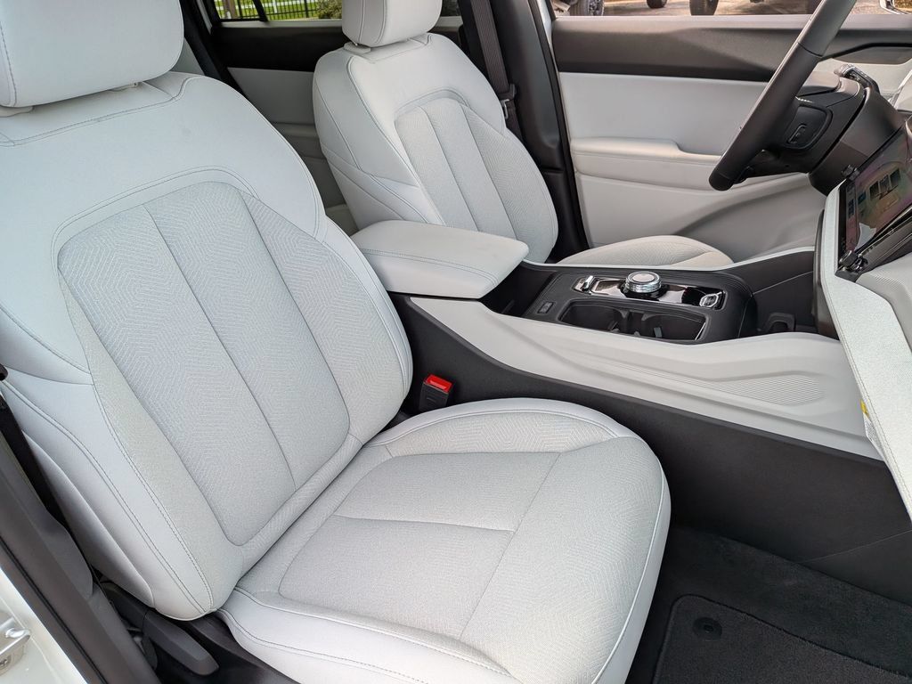 New 2026 Jeep Cherokee Laredo AWD/4WD image 32