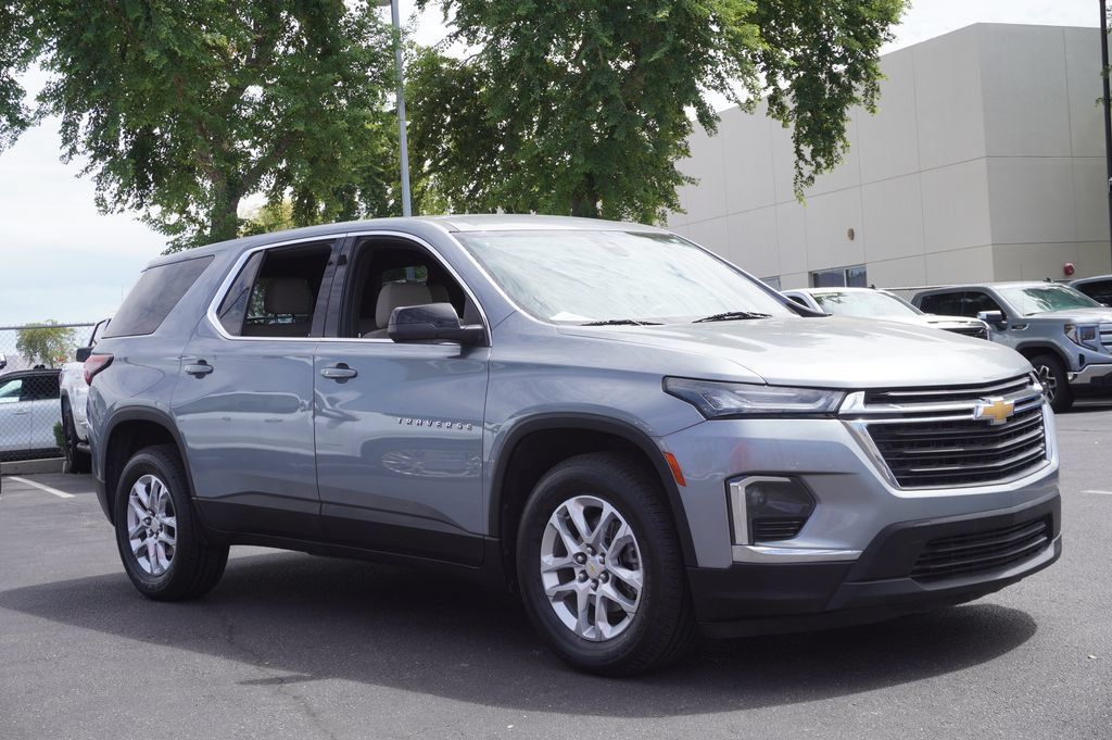 Certified 2023 Chevrolet Traverse LS FWD image 4