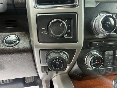 Used 2017 Ford F150 King Ranch w/ Equipment Group 601A Luxury AWD/4WD image 30