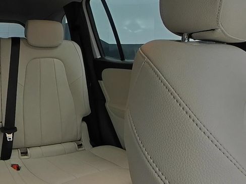 Used 2022 Mercedes-Benz GLB 250 4MATIC image 11