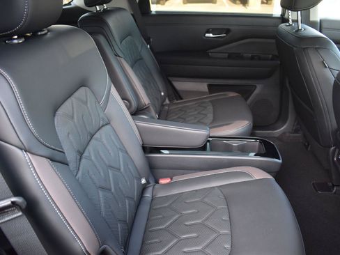 New 2026 Nissan Pathfinder Platinum w/ Accent Package FWD image 72
