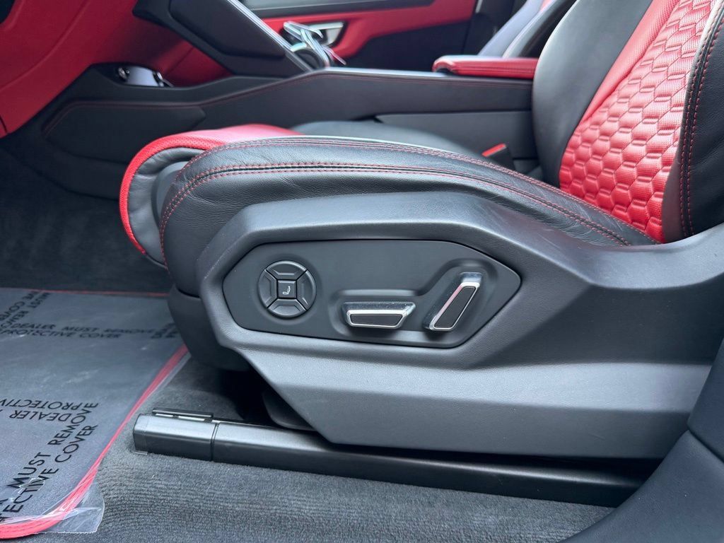 Used 2021 Lamborghini Urus AWD/4WD image 27