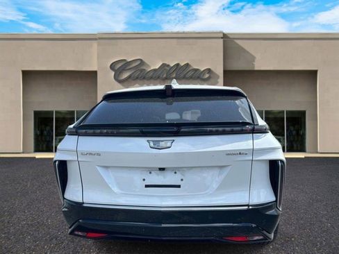 Certified 2024 Cadillac Lyriq Luxury image 4