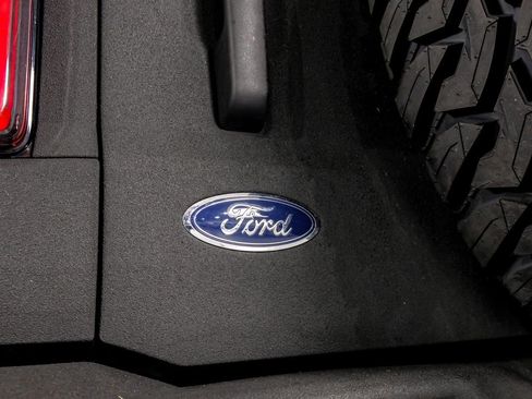 Used 2022 Ford Bronco Wildtrak image 41