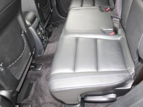 Used 2017 Jeep Grand Cherokee Limited image 19