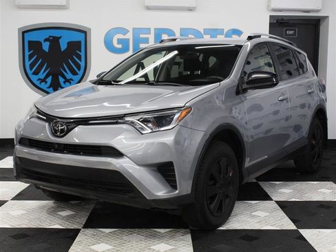 Used 2018 Toyota RAV4 LE w/ All Weather Liner Package image 1
