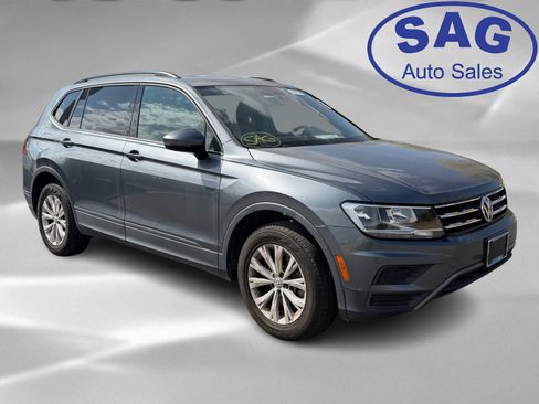 Used 2018 Volkswagen Tiguan S image 2