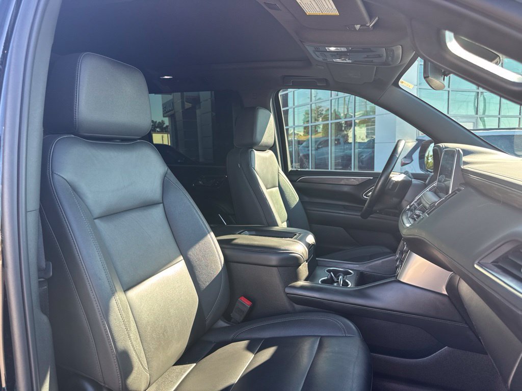 Used 2024 Chevrolet Suburban Z71 w/ Luxury Package AWD/4WD image 20