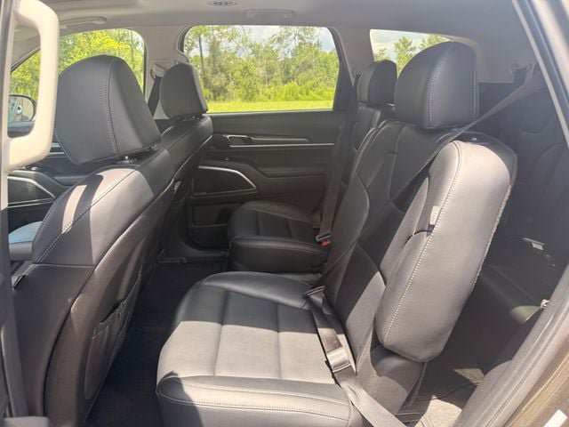 Used 2025 Kia Telluride S FWD image 12