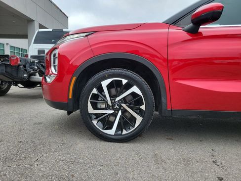 Used 2022 Mitsubishi Outlander SE image 9