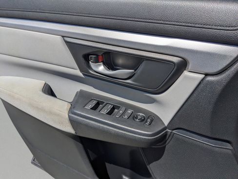 Used 2017 Honda CR-V LX image 19