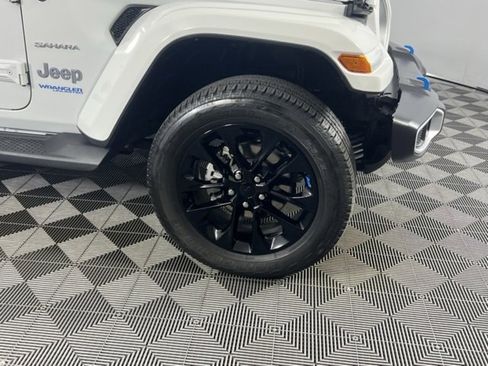 Used 2022 Jeep Wrangler Unlimited Sahara image 12