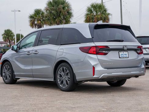 Used 2026 Honda Odyssey Touring image 4
