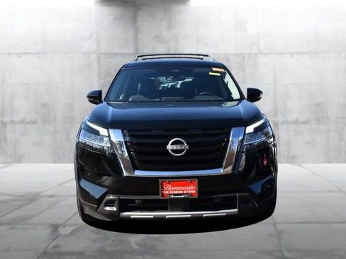 Certified 2024 Nissan Pathfinder SL image 4
