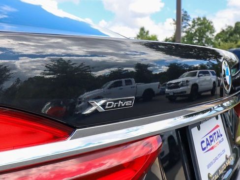Used 2017 BMW 750i xDrive image 32