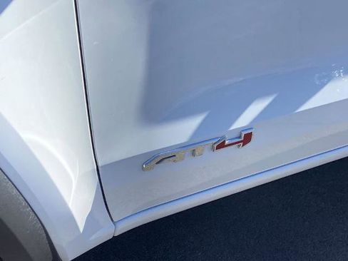 Used 2024 GMC Canyon AT4 image 27