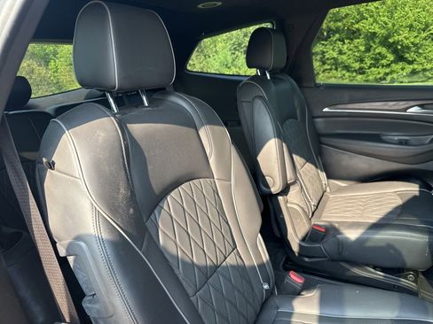 Used 2022 Buick Enclave Avenir w/ Avenir Technology Package image 42