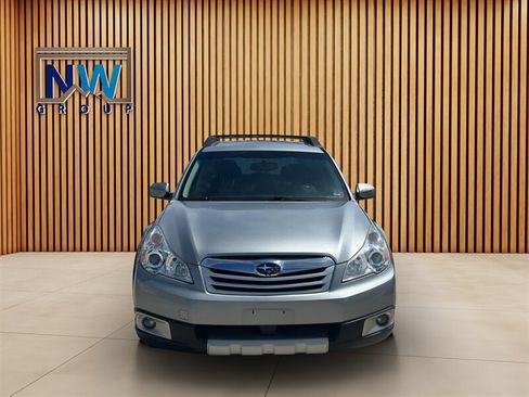 Used 2011 Subaru Outback 3.6R Limited AWD/4WD image 2