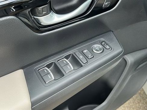 Used 2024 Honda CR-V EX-L image 9