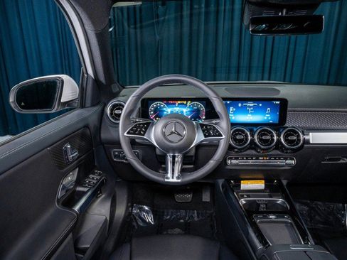 New 2026 Mercedes-Benz GLB 250 image 14