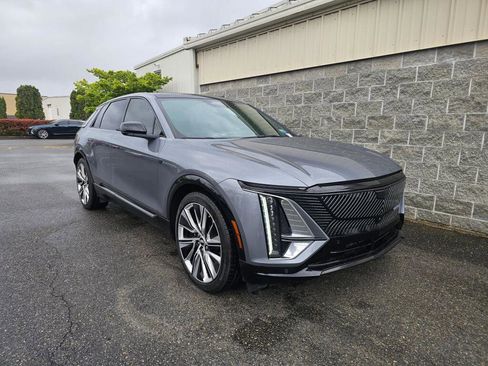 Used 2023 Cadillac Lyriq 2WD image 10