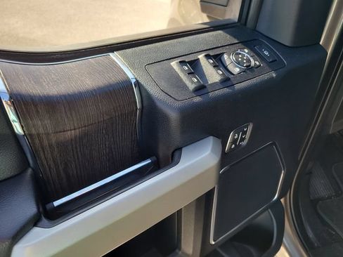Used 2020 Ford F250 Lariat w/ Lariat Ultimate Package AWD/4WD image 16