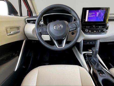 Used 2023 Toyota Corolla Cross XLE w/ Convenience Package AWD/4WD image 8