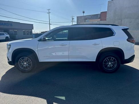 Used 2025 GMC Acadia Elevation image 5