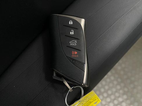 Certified 2021 Lexus ES 350 w/ Accessory Package FWD image 31