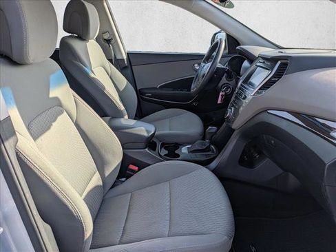 Used 2017 Hyundai Santa Fe SE w/ Cargo Package FWD image 19