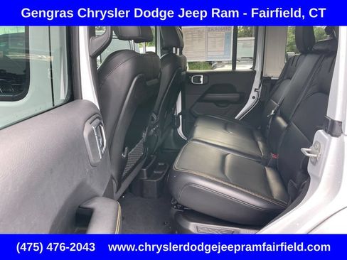 Used 2024 Jeep Wrangler Unlimited Sahara AWD/4WD image 41