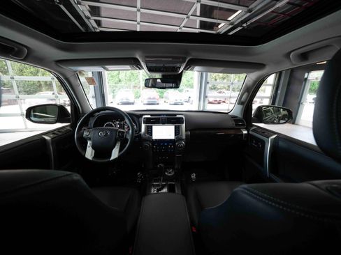 Used 2024 Toyota 4Runner Limited AWD/4WD image 19