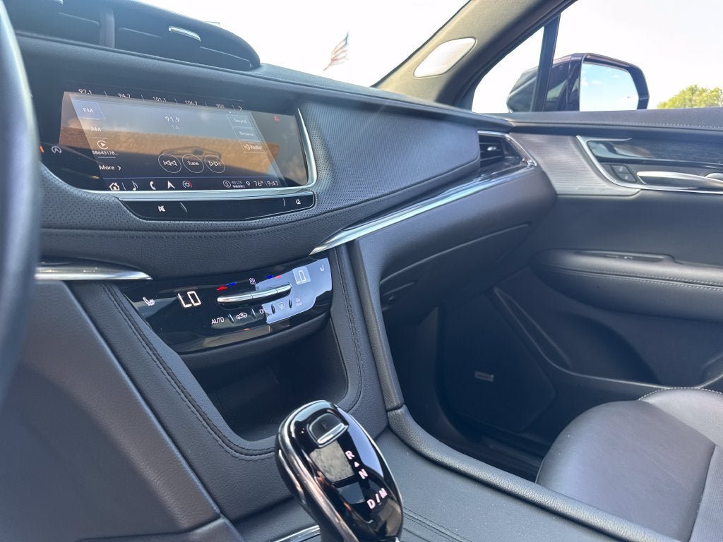 Used 2023 Cadillac XT5 Premium Luxury w/ LPO, Floor Liner Package AWD/4WD image 24
