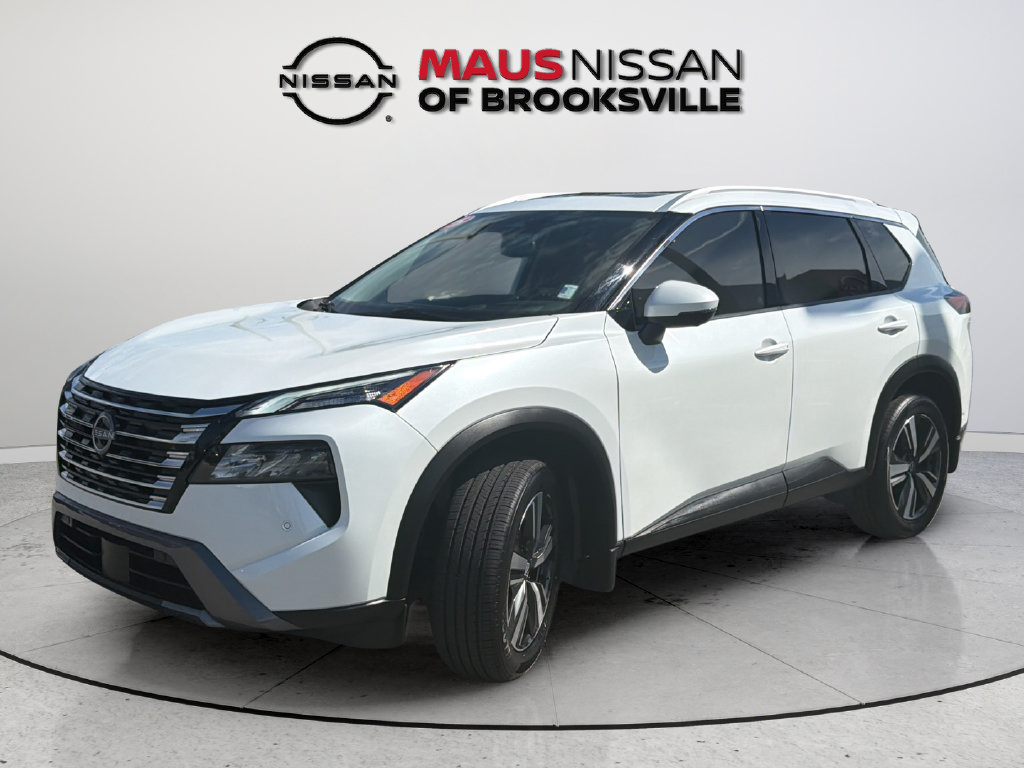 Certified 2025 Nissan Rogue SL w/ SL Premium Package FWD image 5