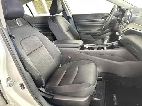 Used 2024 Nissan Altima 2.5 SV image 26