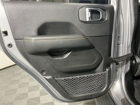 Used 2021 Jeep Gladiator Overland image 13