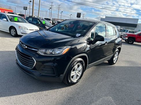Used 2020 Chevrolet Trax LS image 3