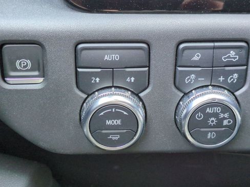 Used 2022 GMC Sierra 1500 SLT w/ SLT Premium Plus Package AWD/4WD image 19