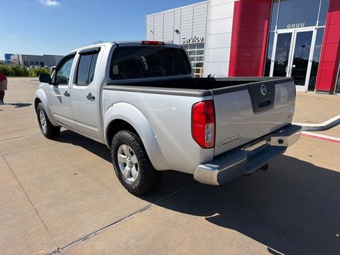 Used 2012 Nissan Frontier SV RWD image 3