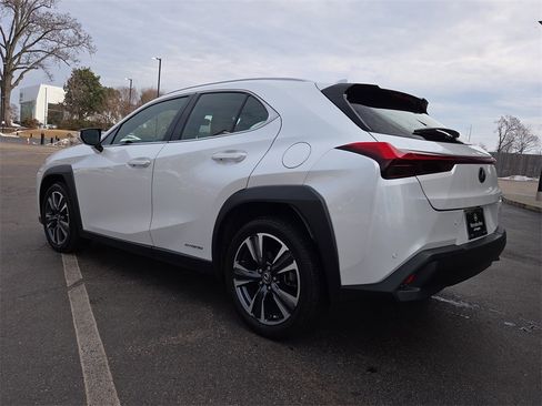 Used 2022 Lexus UX 250h image 3