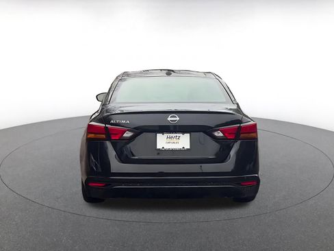 Used 2025 Nissan Altima 2.5 SV FWD image 12