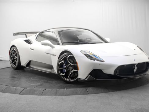 Used 2022 Maserati MC20 Coupe RWD image 1