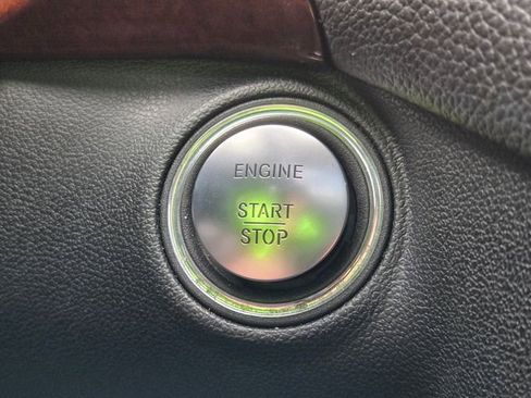 Used 2009 Mercedes-Benz GL 550 4MATIC image 31