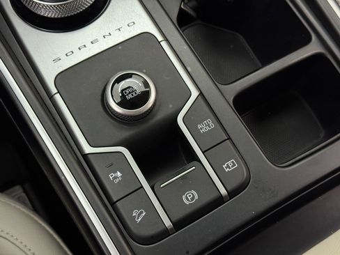 Used 2021 Kia Sorento S image 27