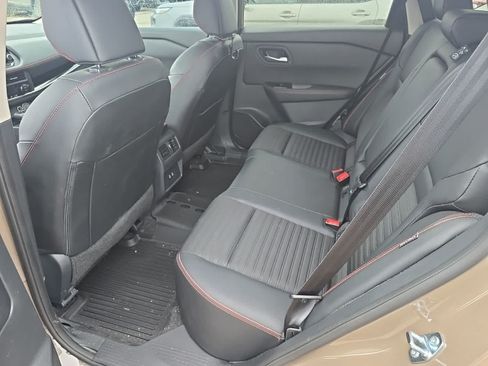 Used 2025 Nissan Rogue SV AWD/4WD image 20