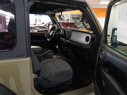 Used 2025 Jeep Wrangler Sport AWD/4WD image 20